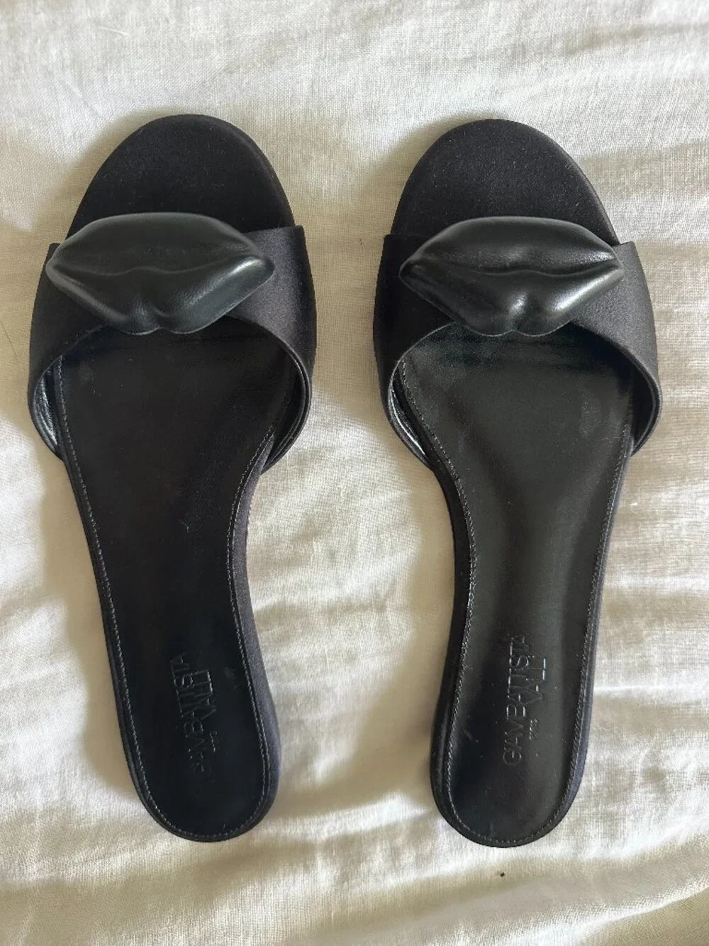 Giambattista Valli Paris Black Flats ( sz 40)
